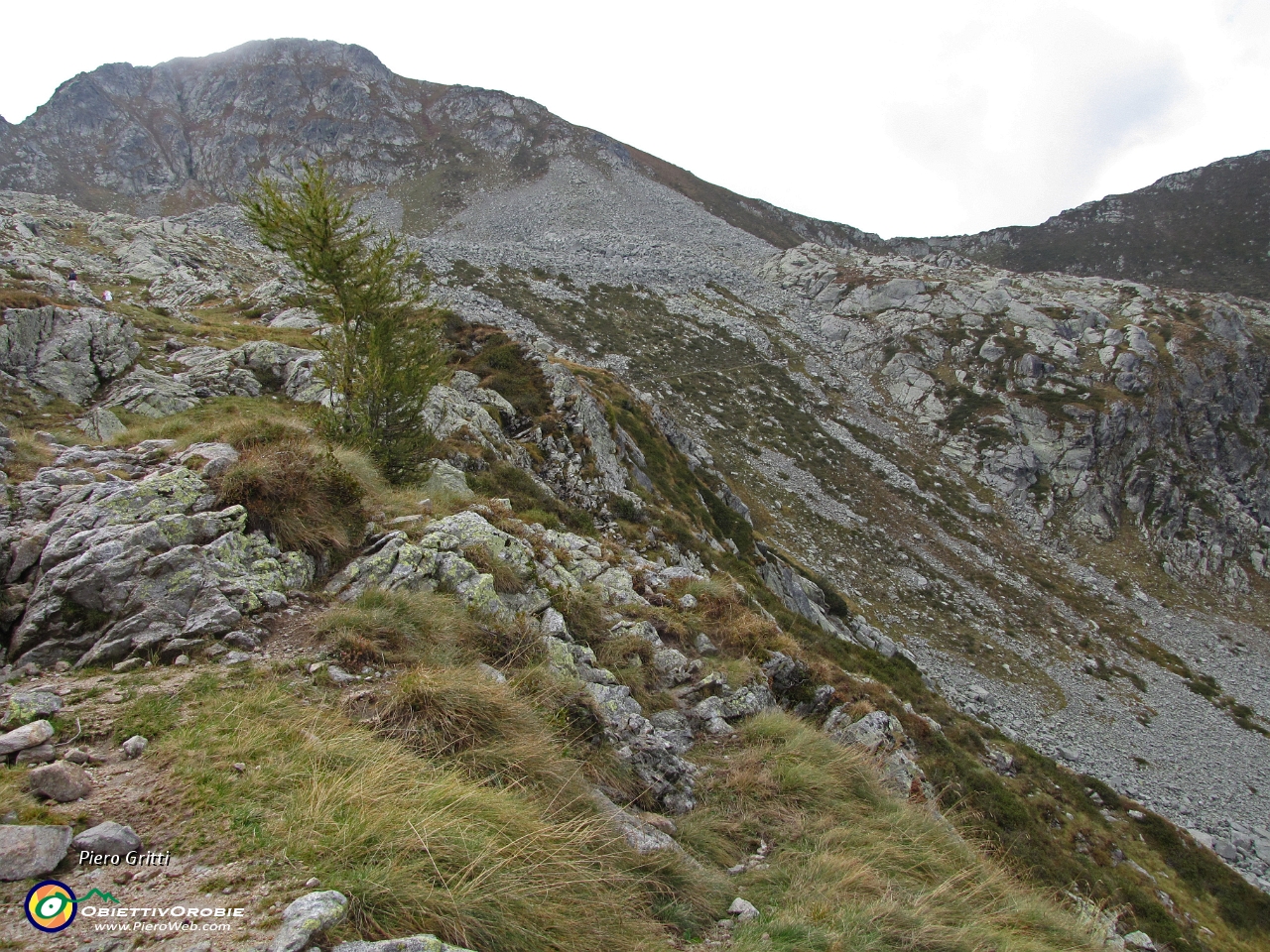 24 verso il Passo di Porcile là in alto....jpg